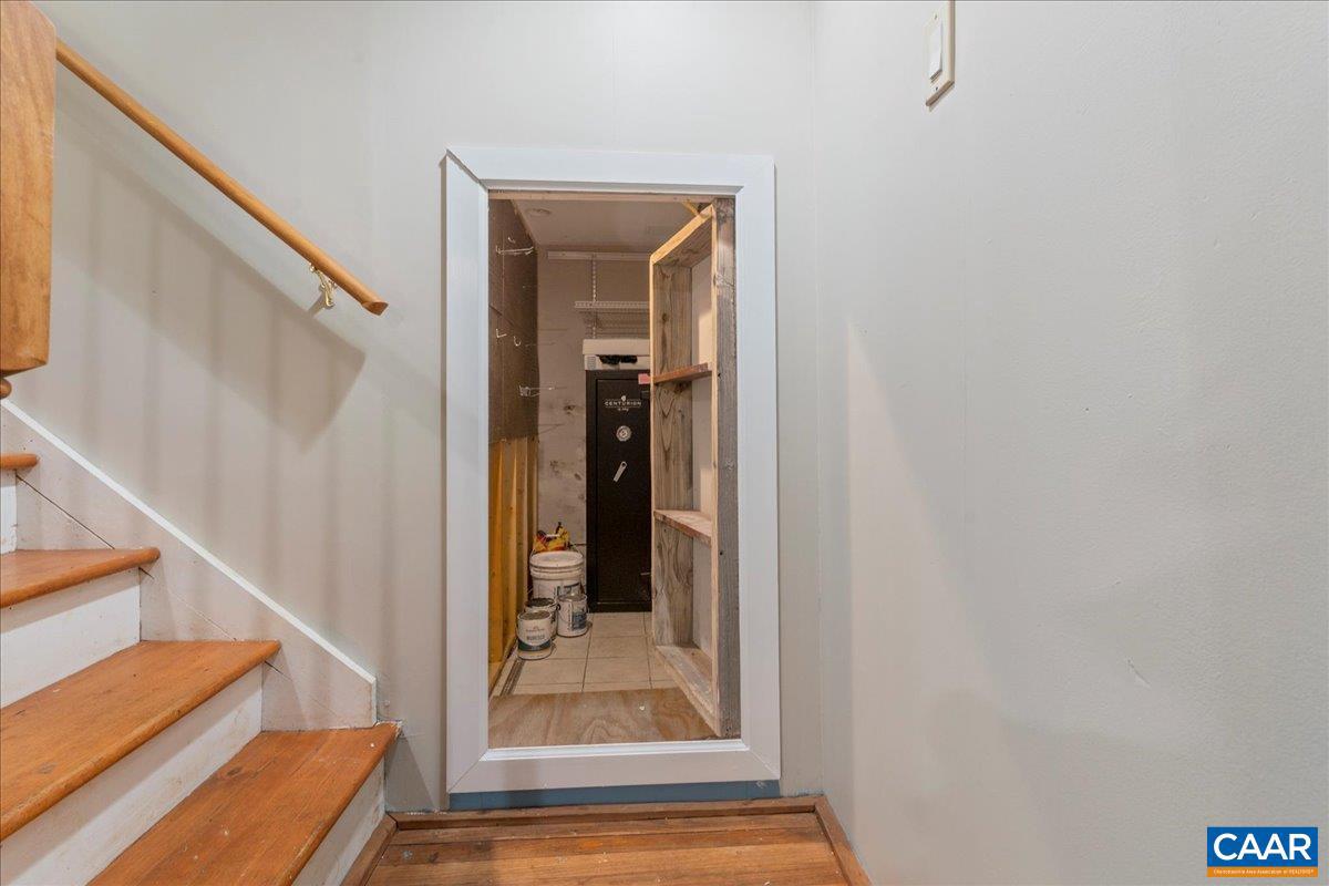 IVY WOODS - Residential