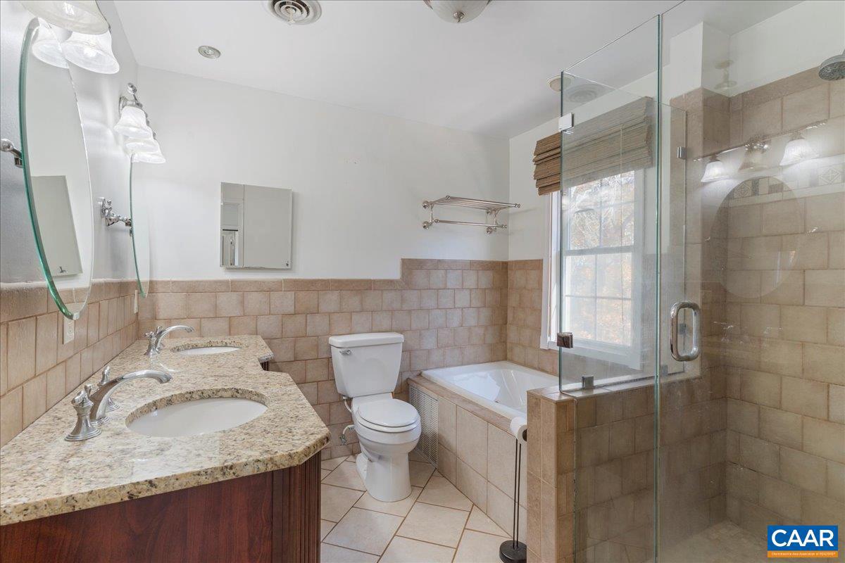 IVY WOODS - Residential