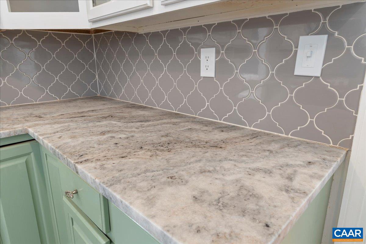 IVY WOODS - Residential