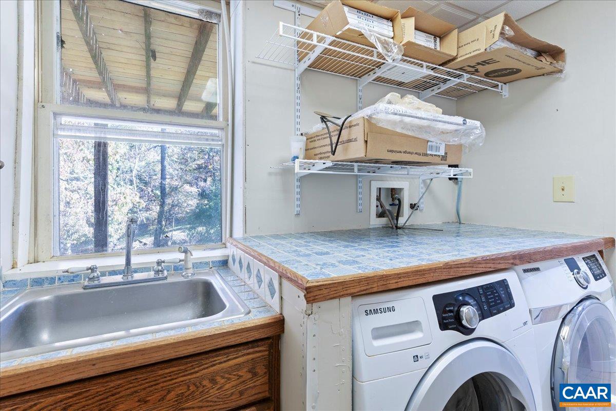 IVY WOODS - Residential