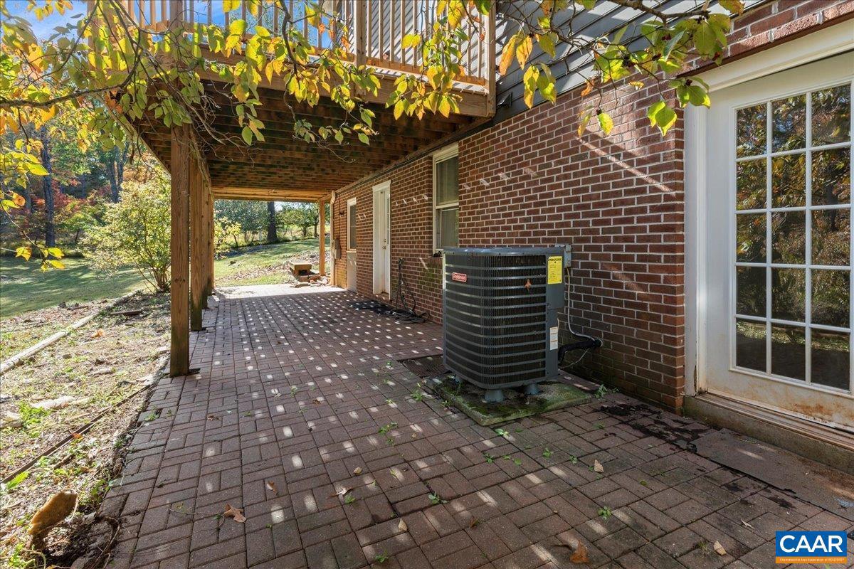 IVY WOODS - Residential