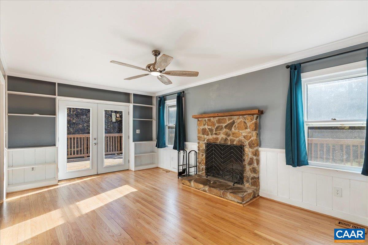 IVY WOODS - Residential