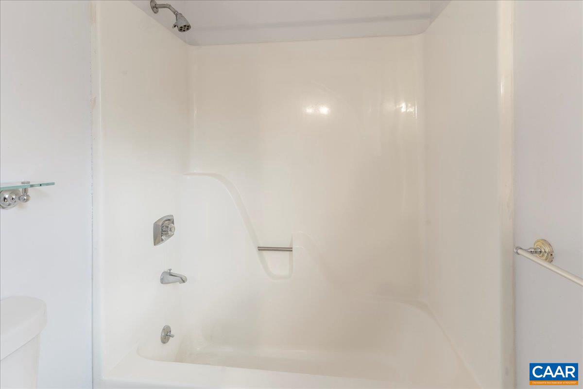 IVY WOODS - Residential