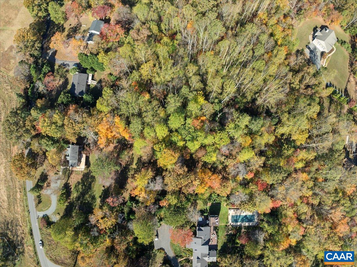 IVY WOODS - Residential