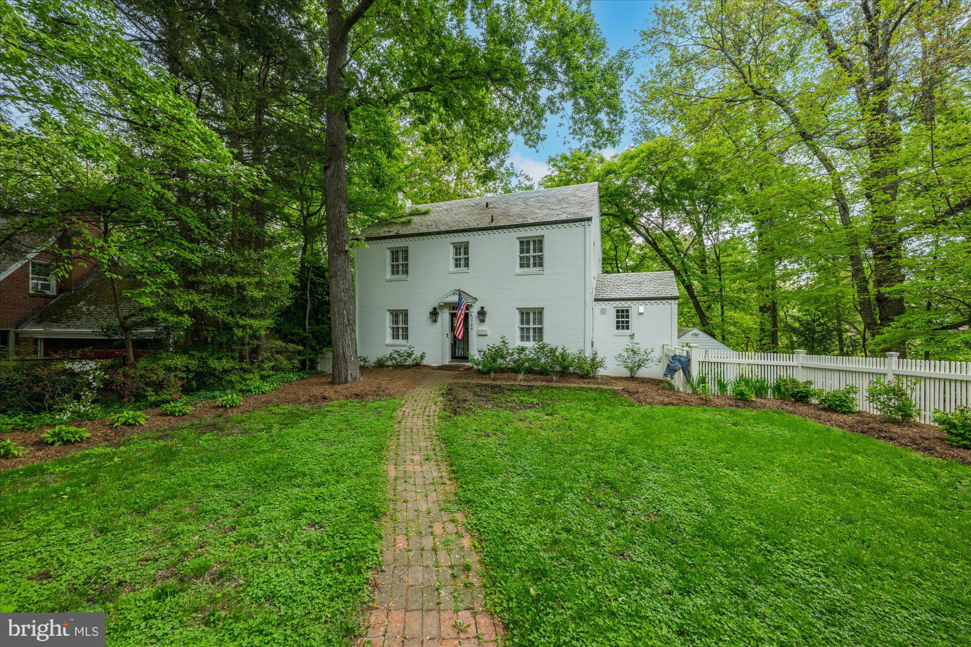 LORCOM GROVE - Residential