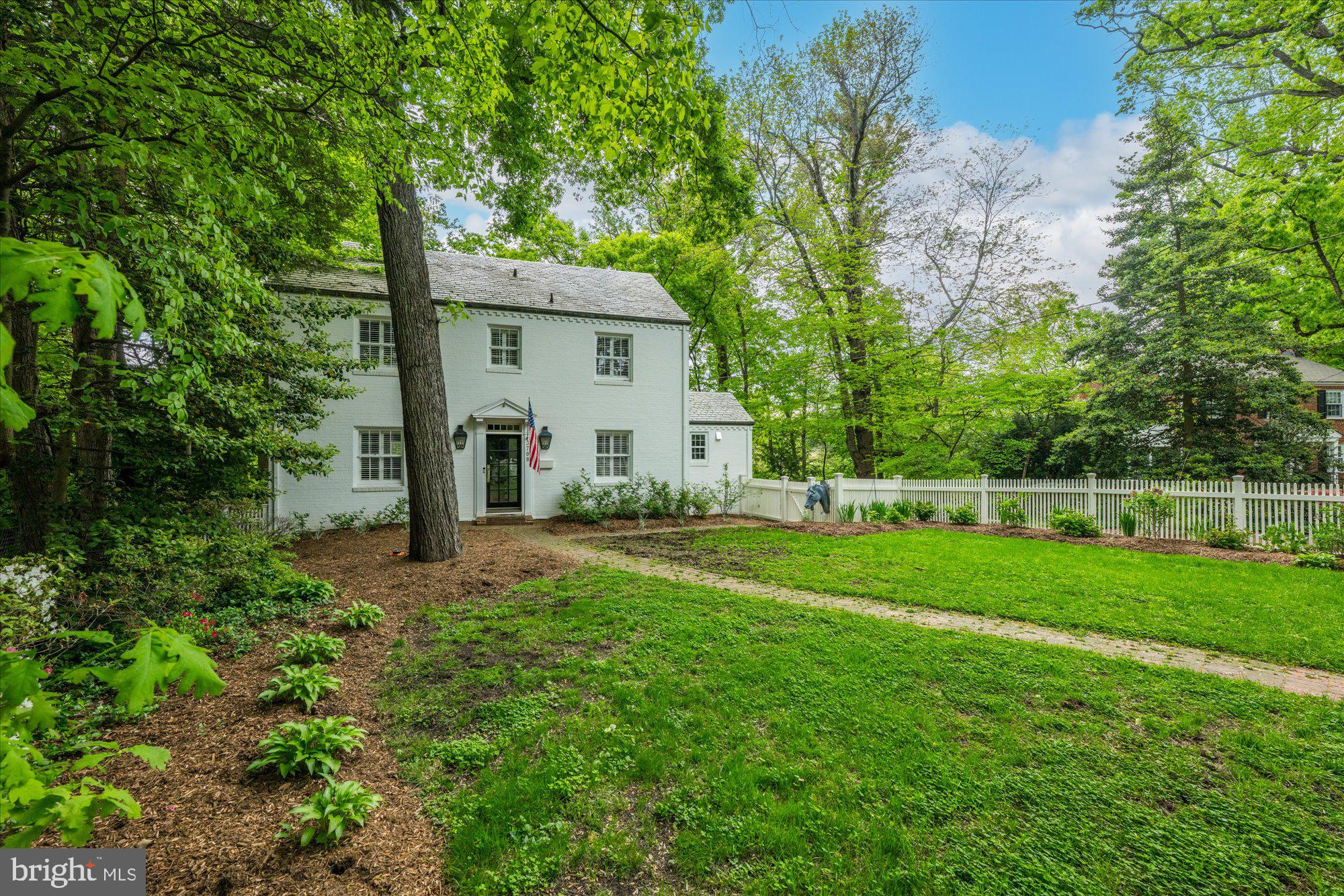 LORCOM GROVE - Residential