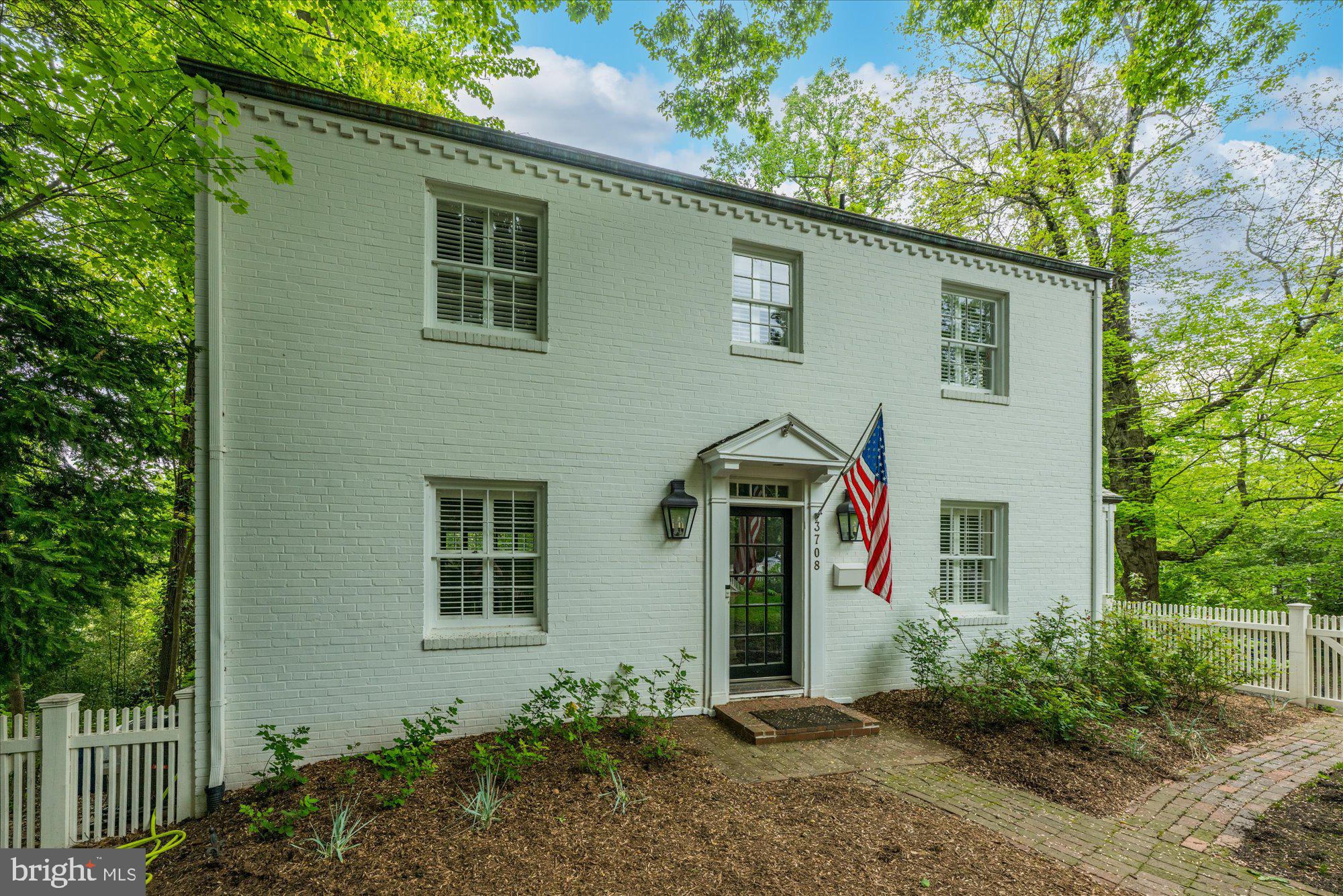 LORCOM GROVE - Residential