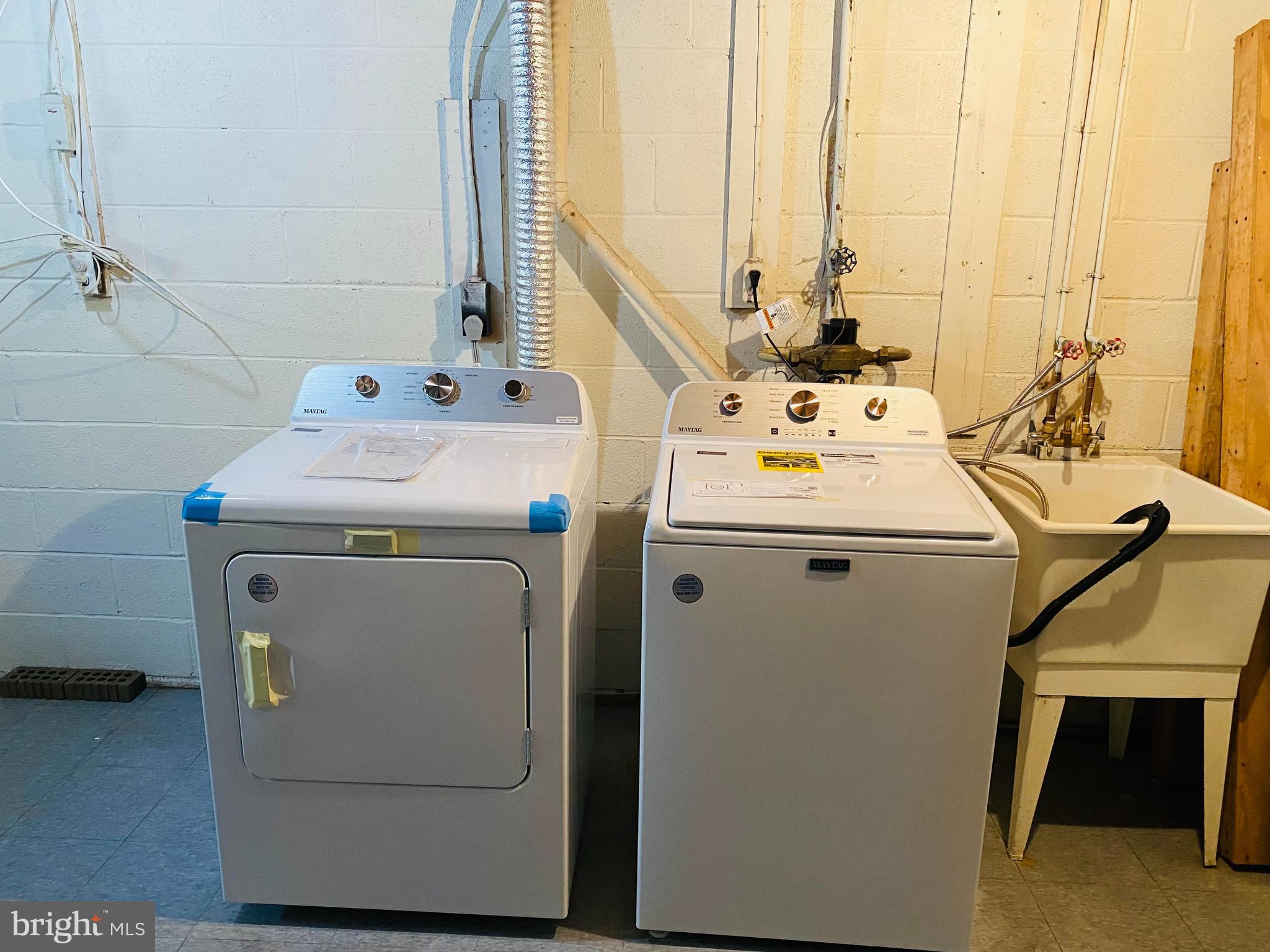 WOODLAWN TERRACE - Residential Lease