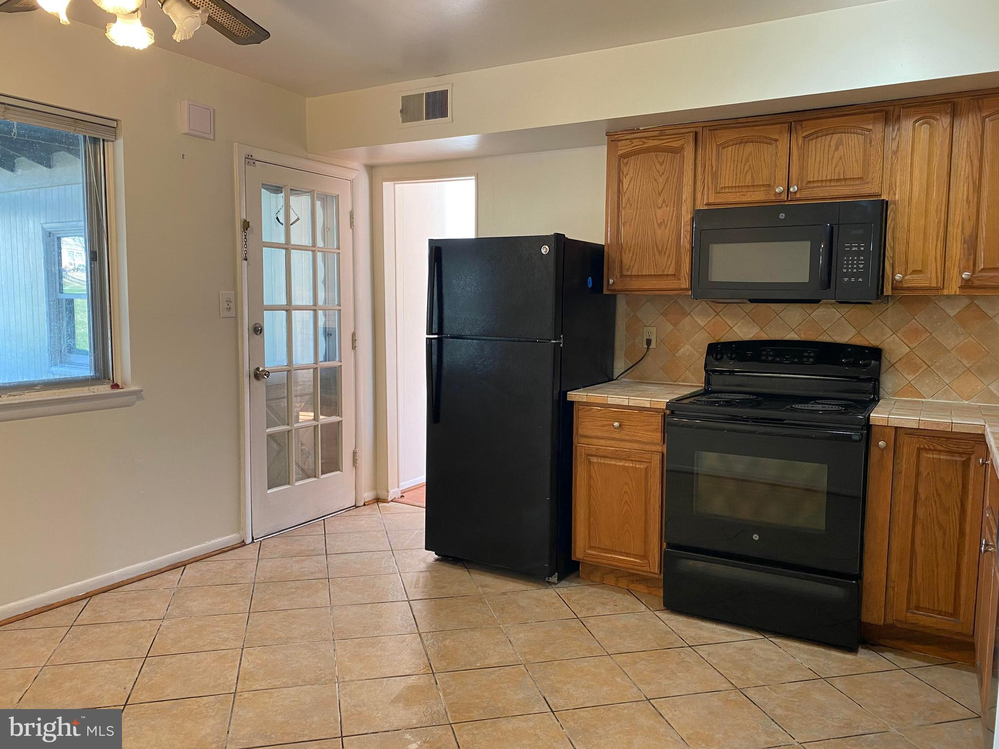 WOODLAWN TERRACE - Residential Lease