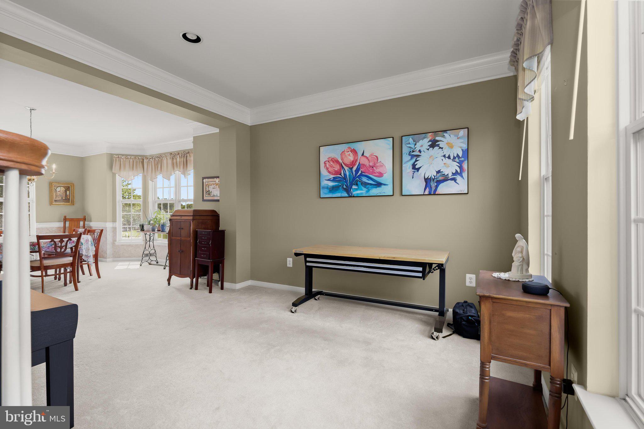 2521 KAREN WAY