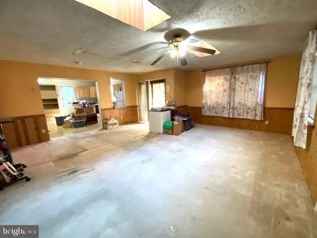 Topton, Pennsylvania 19562, United States, 3 Bedrooms Bedrooms, ,2 BathroomsBathrooms,Residential,Active,238156