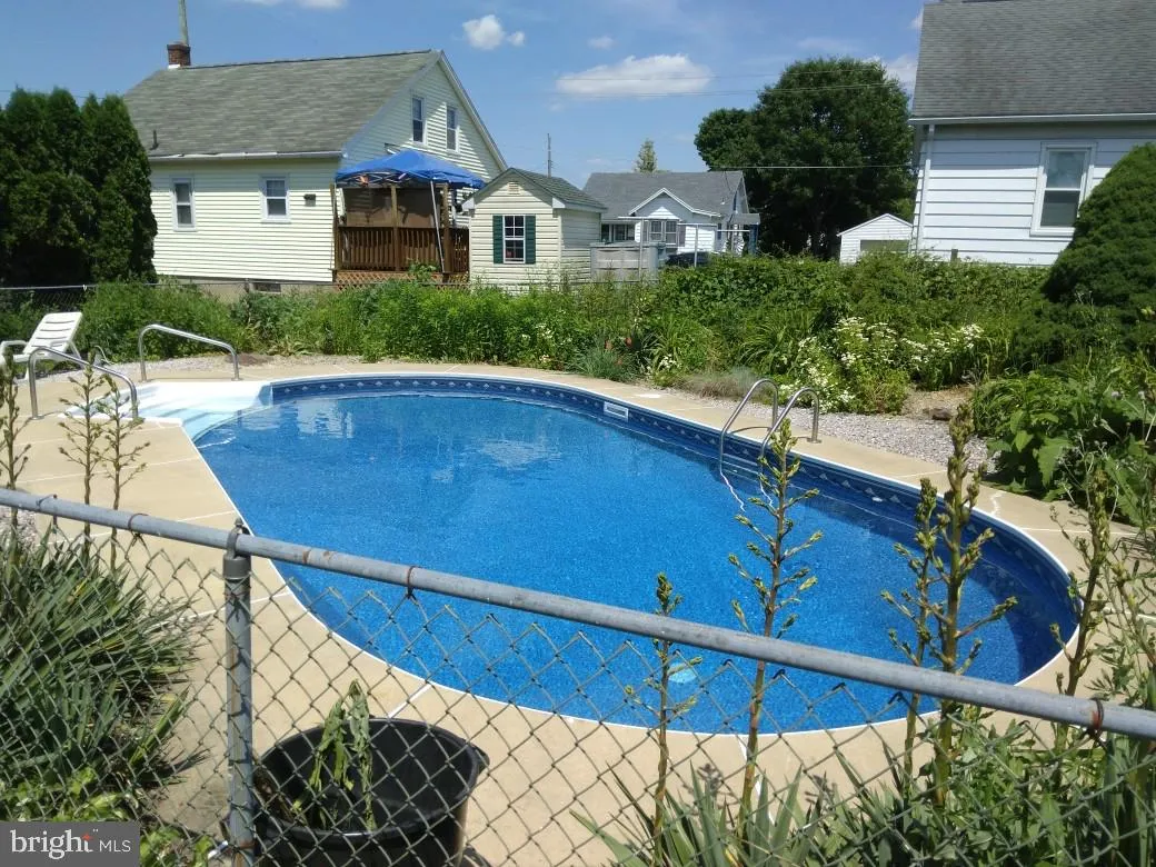 Topton, Pennsylvania 19562, United States, 3 Bedrooms Bedrooms, ,2 BathroomsBathrooms,Residential,Active,238156