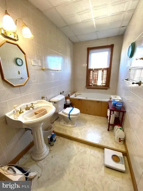 Topton, Pennsylvania 19562, United States, 3 Bedrooms Bedrooms, ,2 BathroomsBathrooms,Residential,Active,238156