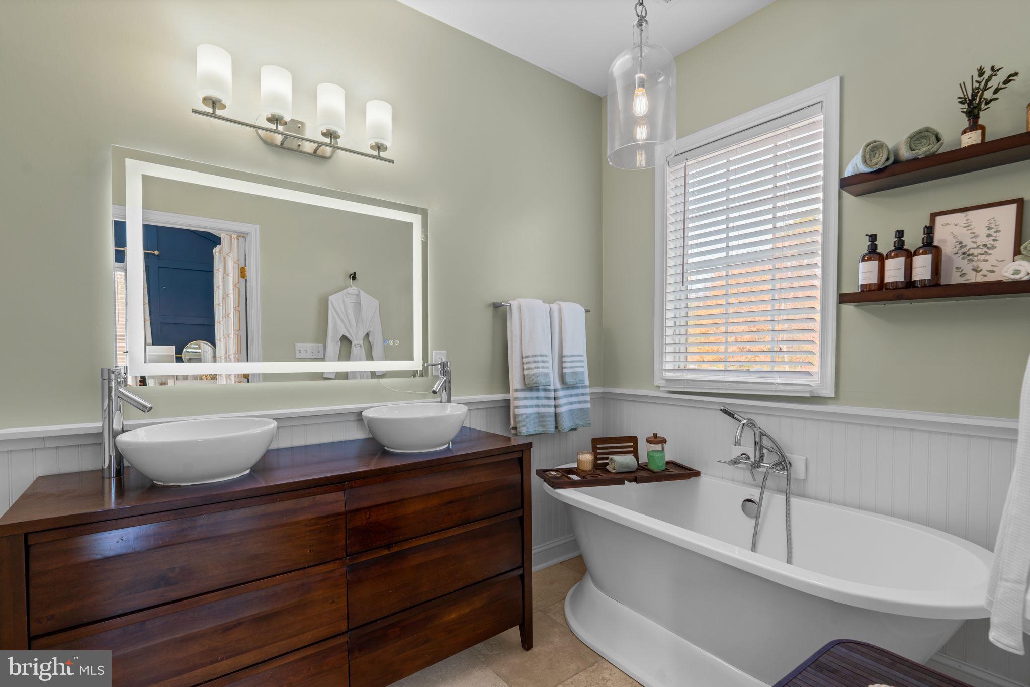 MANHATTAN BEACH - Residential