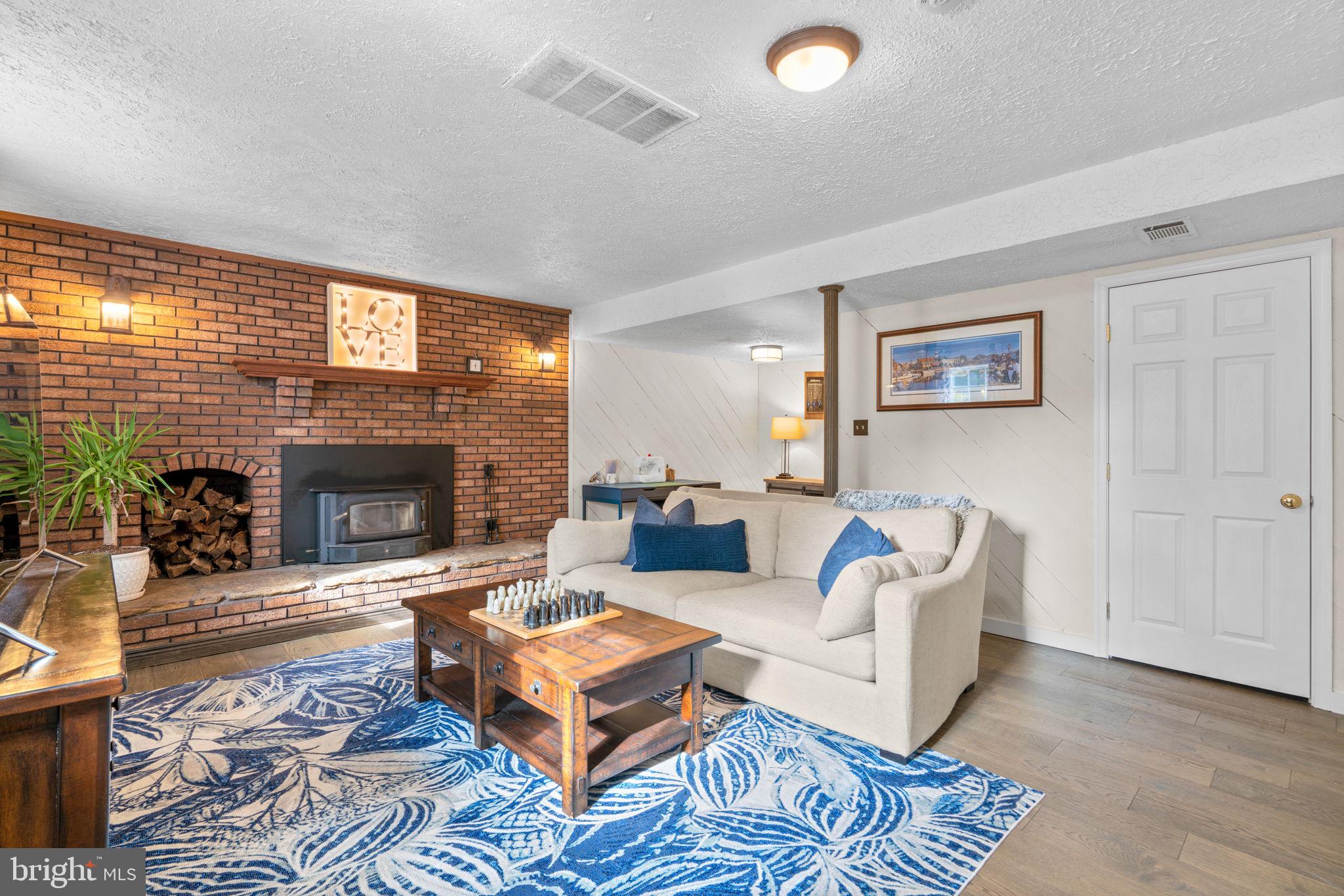 MANHATTAN BEACH - Residential