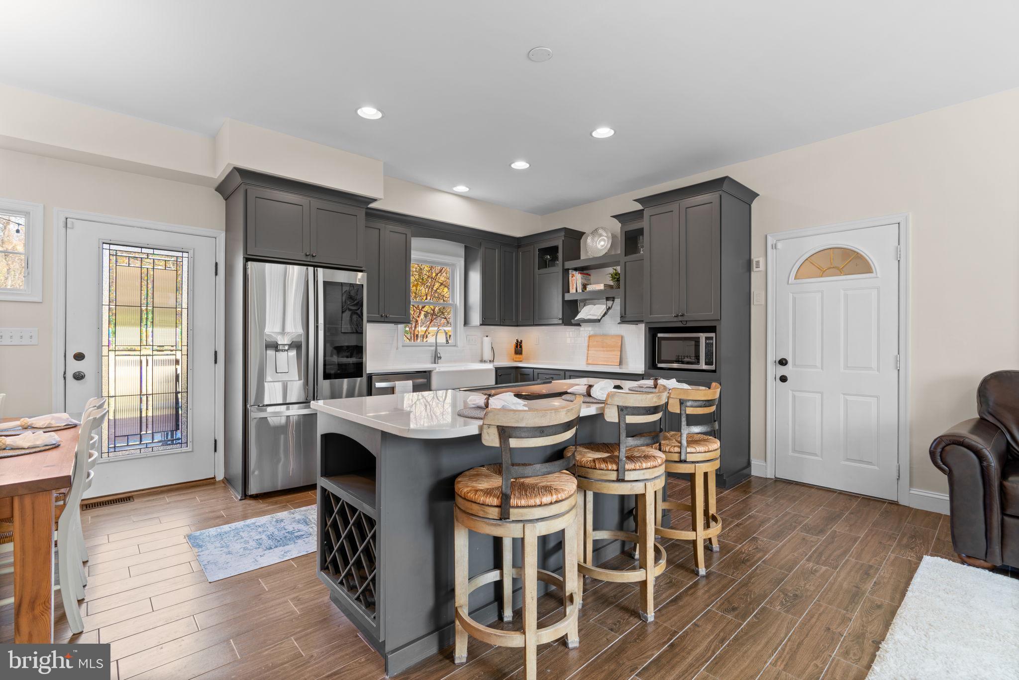 MANHATTAN BEACH - Residential