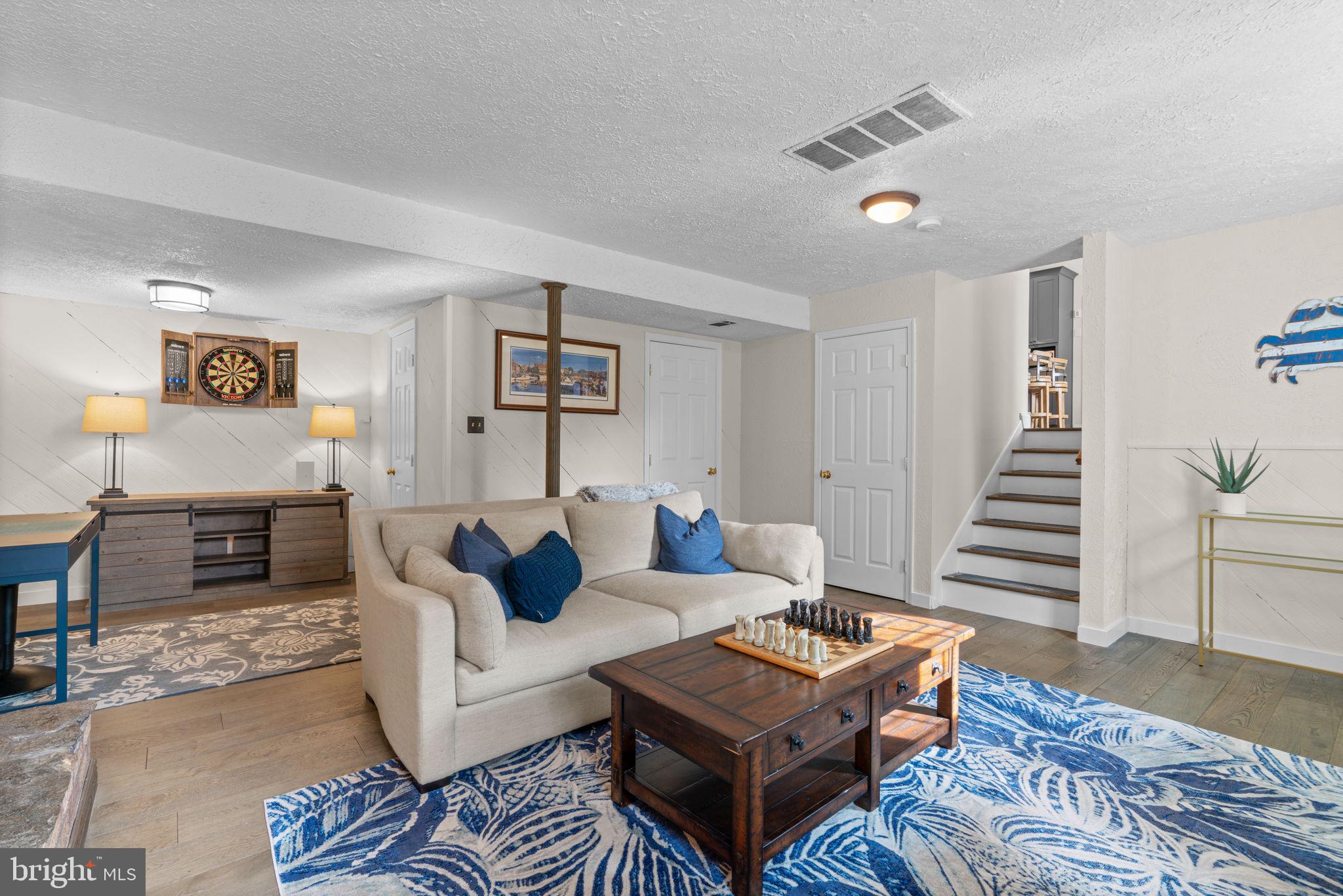 MANHATTAN BEACH - Residential