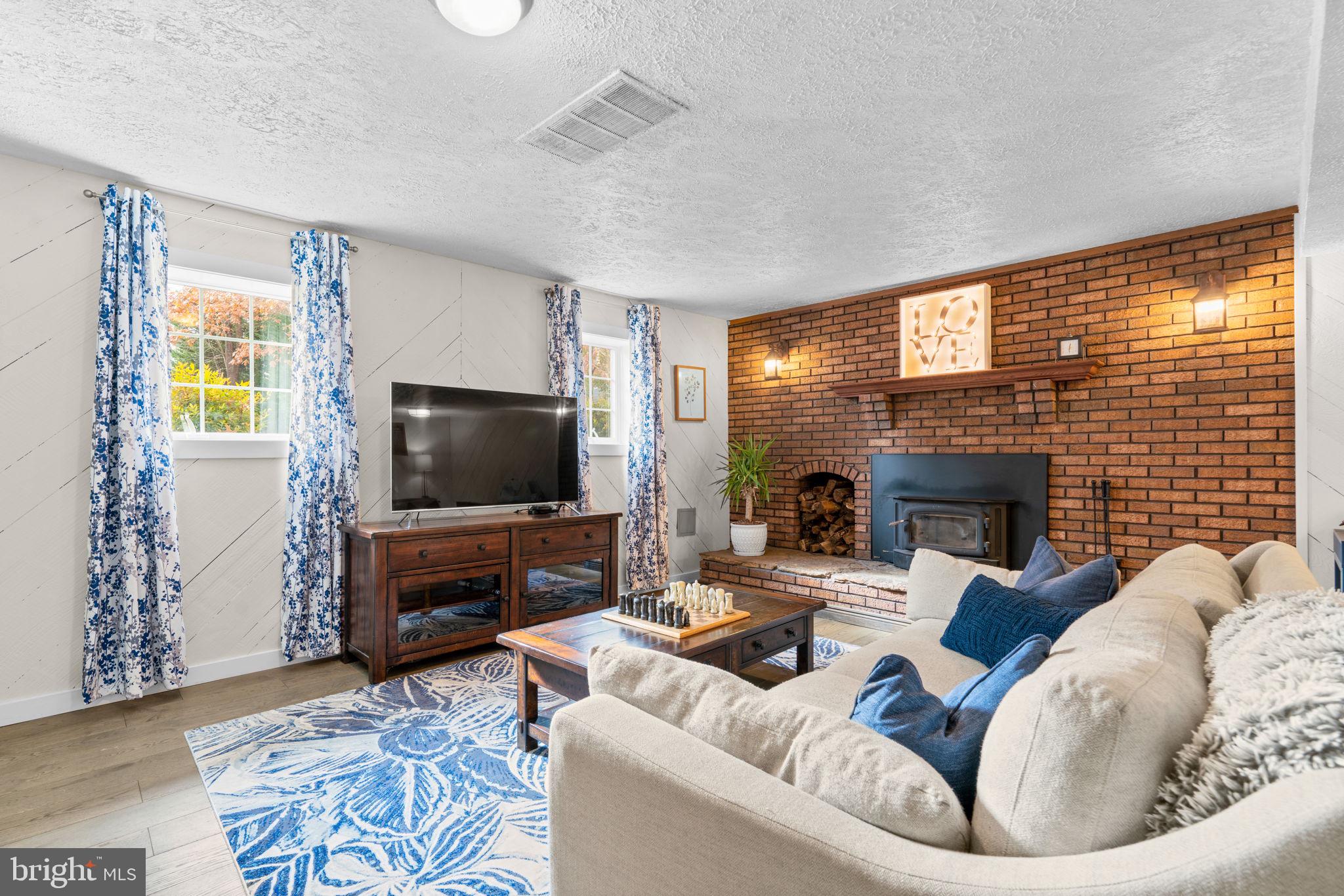 MANHATTAN BEACH - Residential