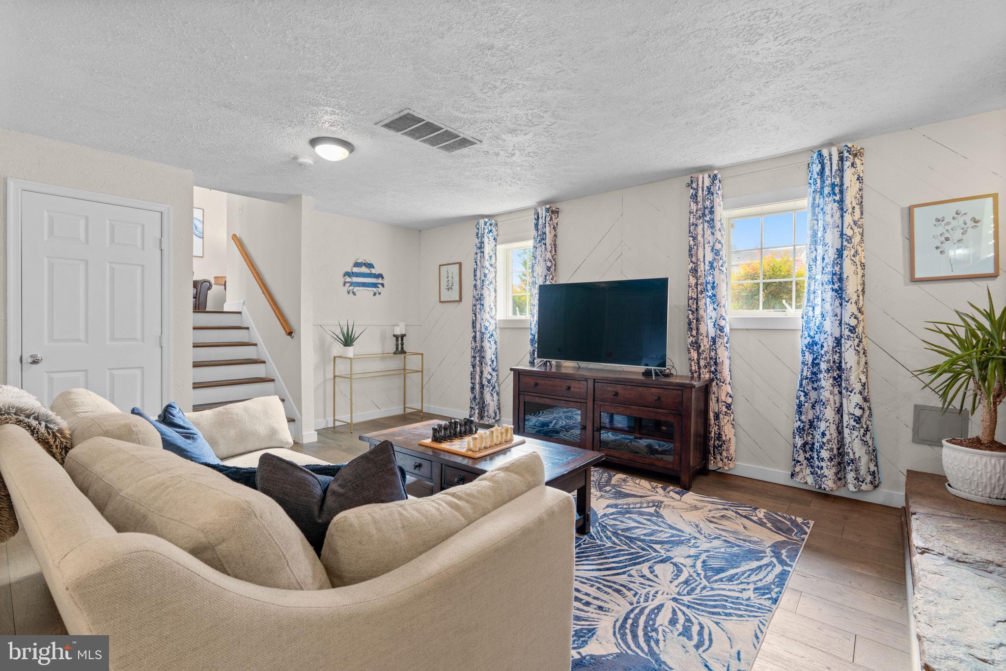 MANHATTAN BEACH - Residential