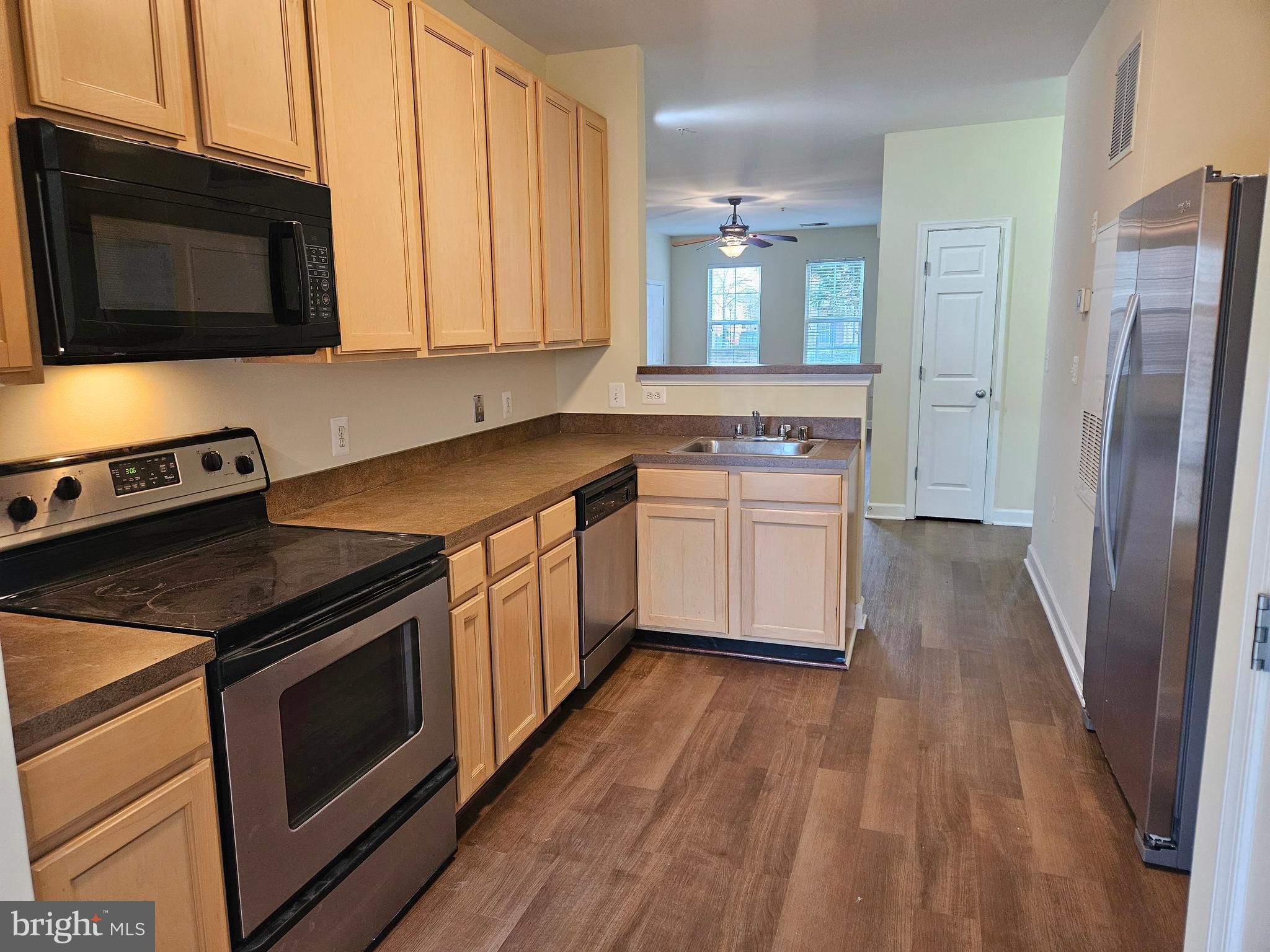 22763 FOUNTAIN GROVE SQUARE