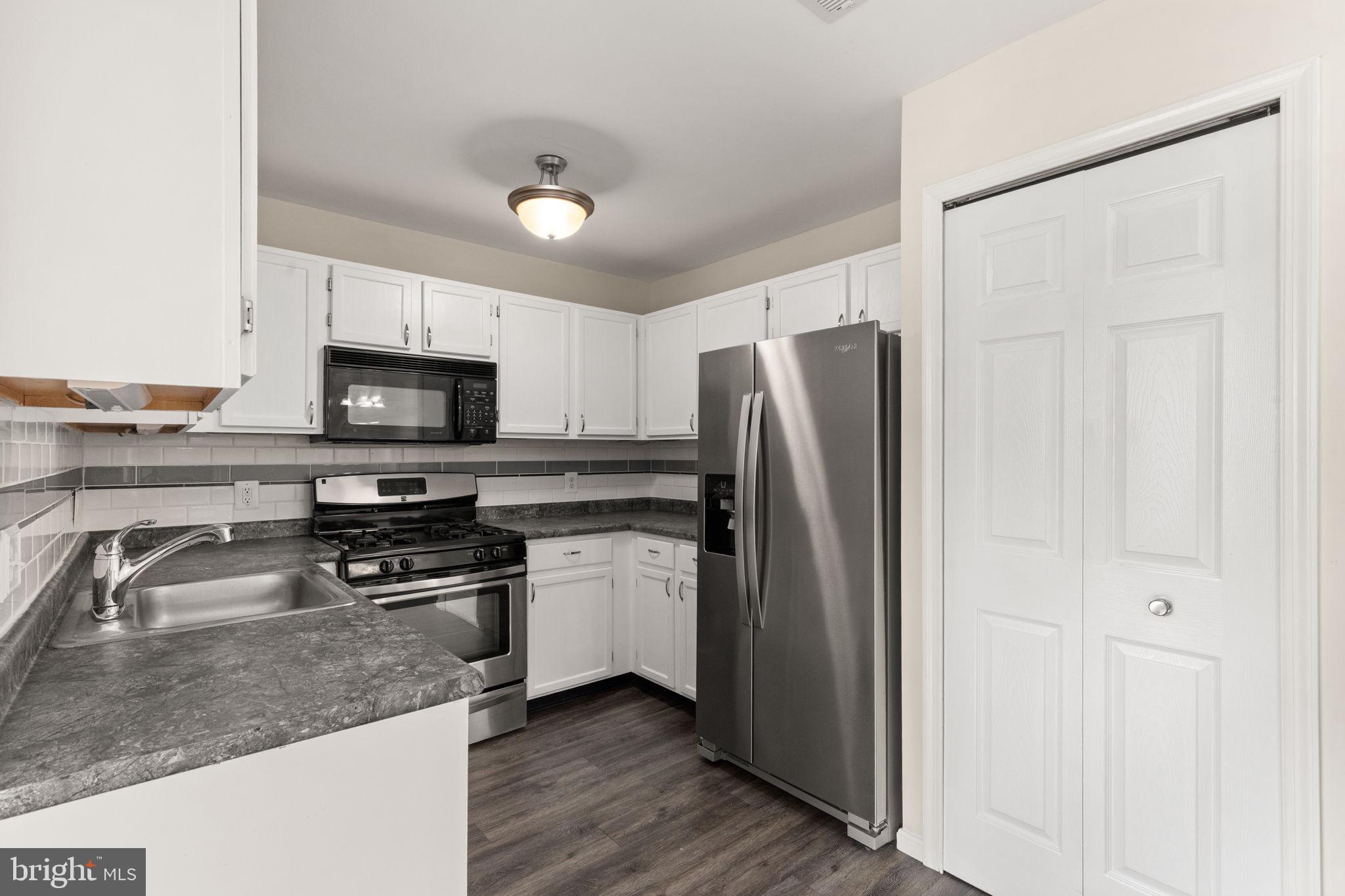 TAYLOR RIDGE CONDOMINIUMS - Residential Lease