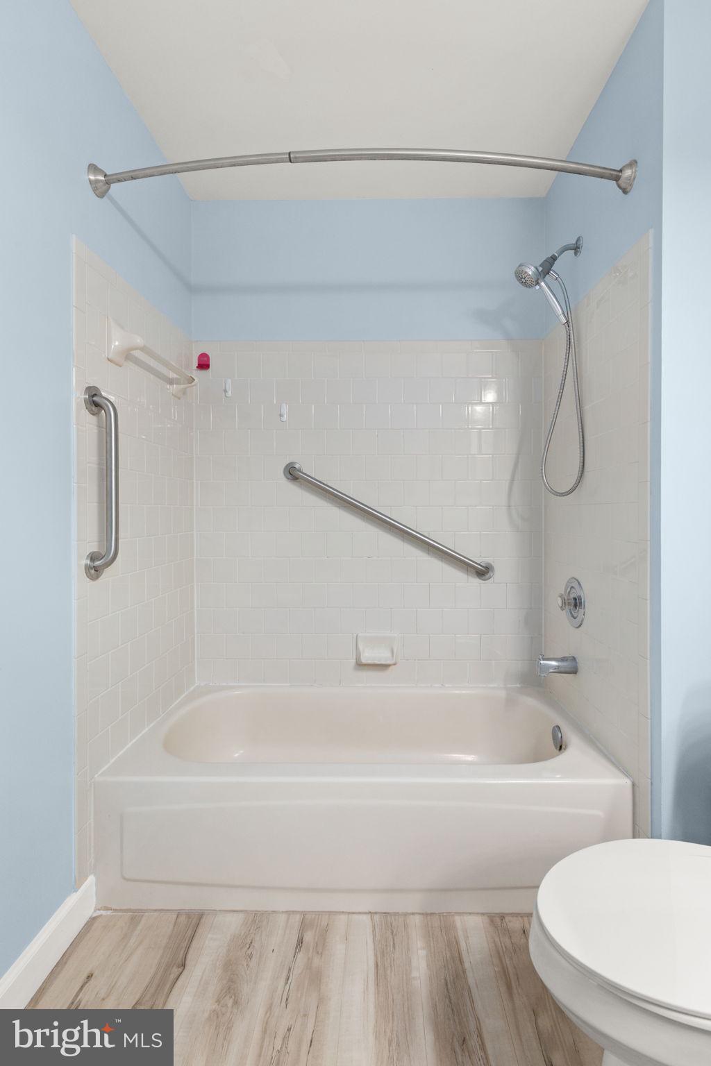 TAYLOR RIDGE CONDOMINIUMS - Residential Lease