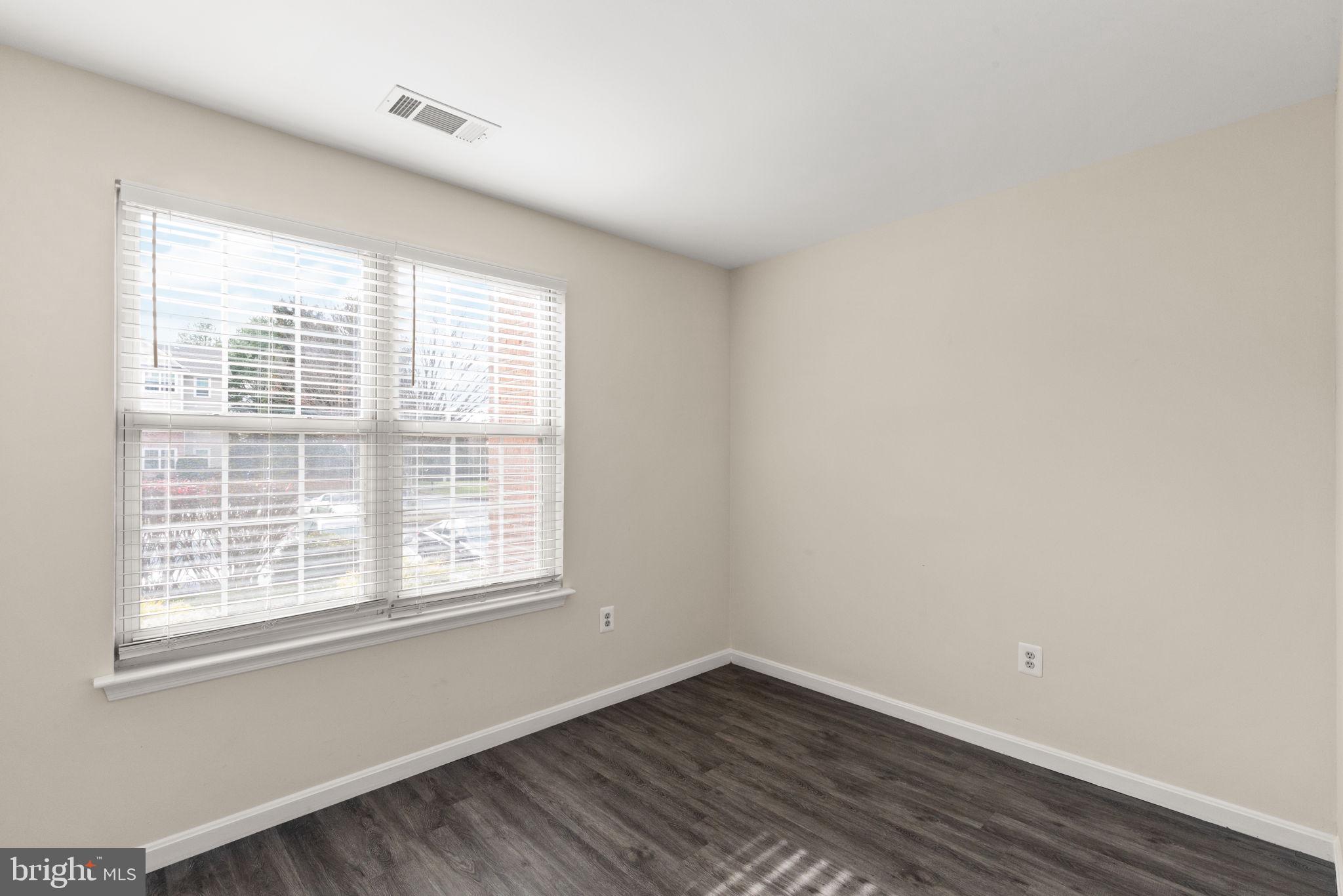 TAYLOR RIDGE CONDOMINIUMS - Residential Lease