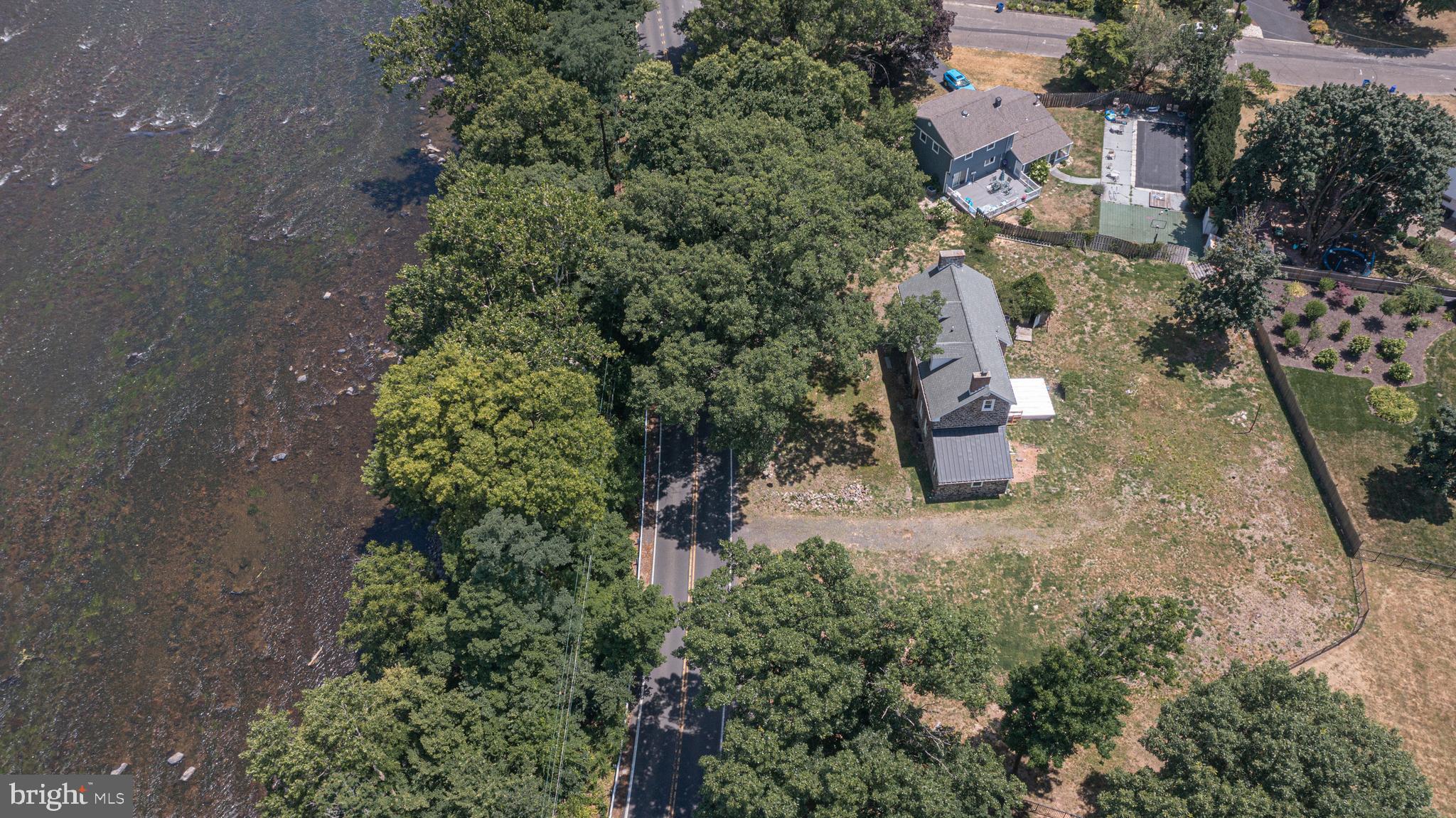857 RIVER ROAD