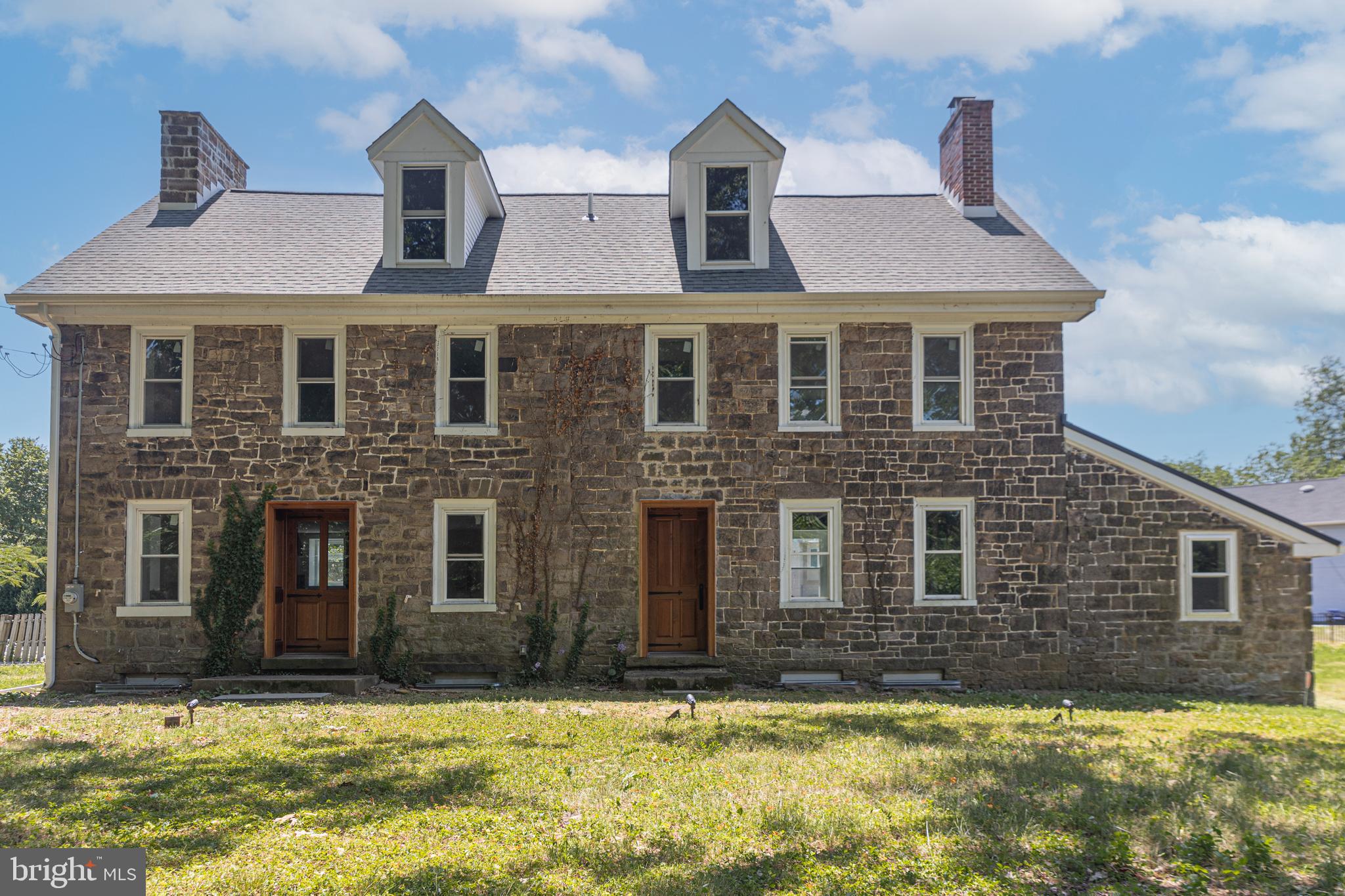 857 RIVER ROAD
