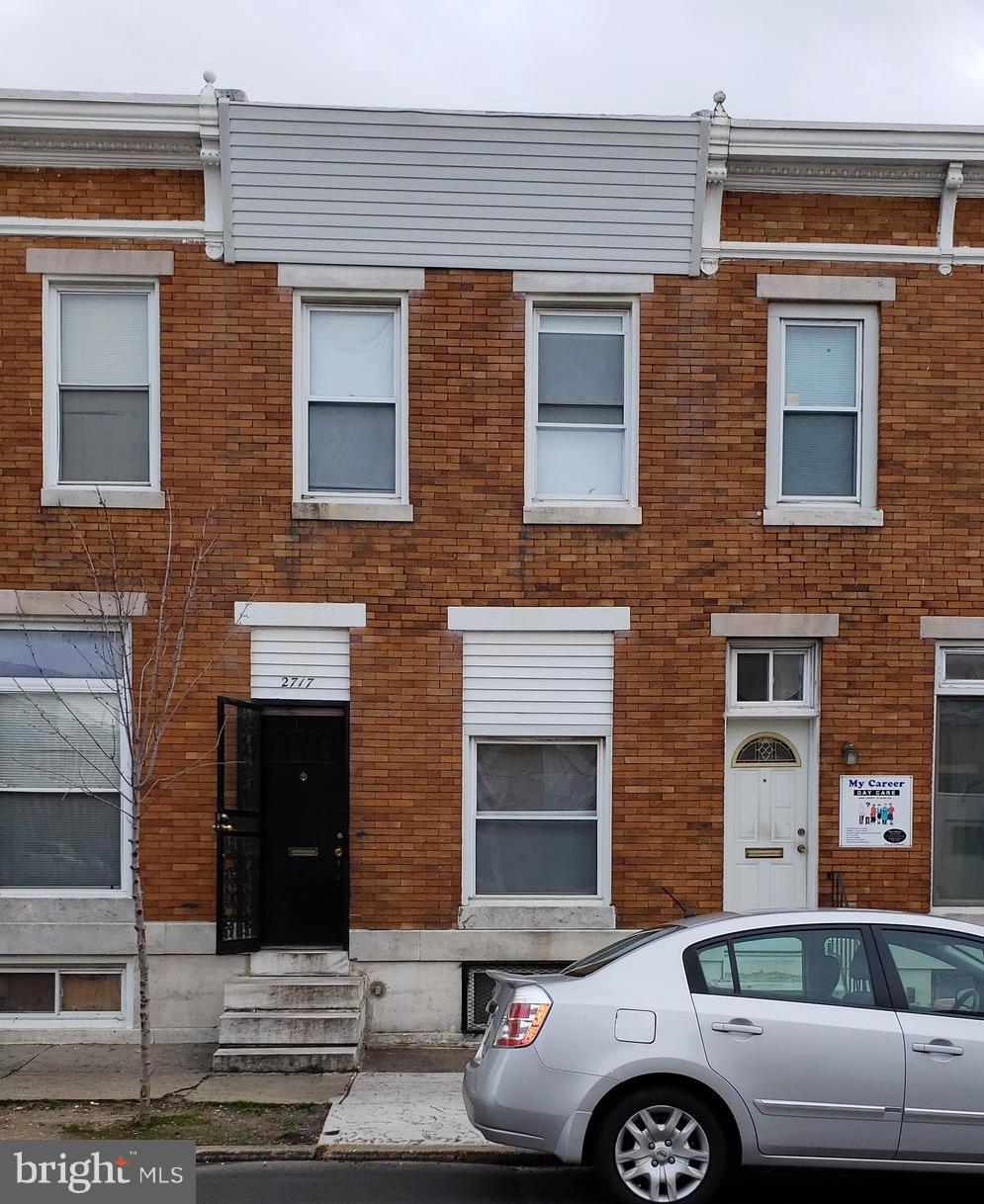 Great purchase for a First Time Buyer or an Investment Portfolio...Large, spacious roomFew minutes to John Hopkins, Patterson Park and downtown. Public transportation, 83, 95. MOTIVATED SELLER SAYS BRING ALL REASONABLE OFFERS