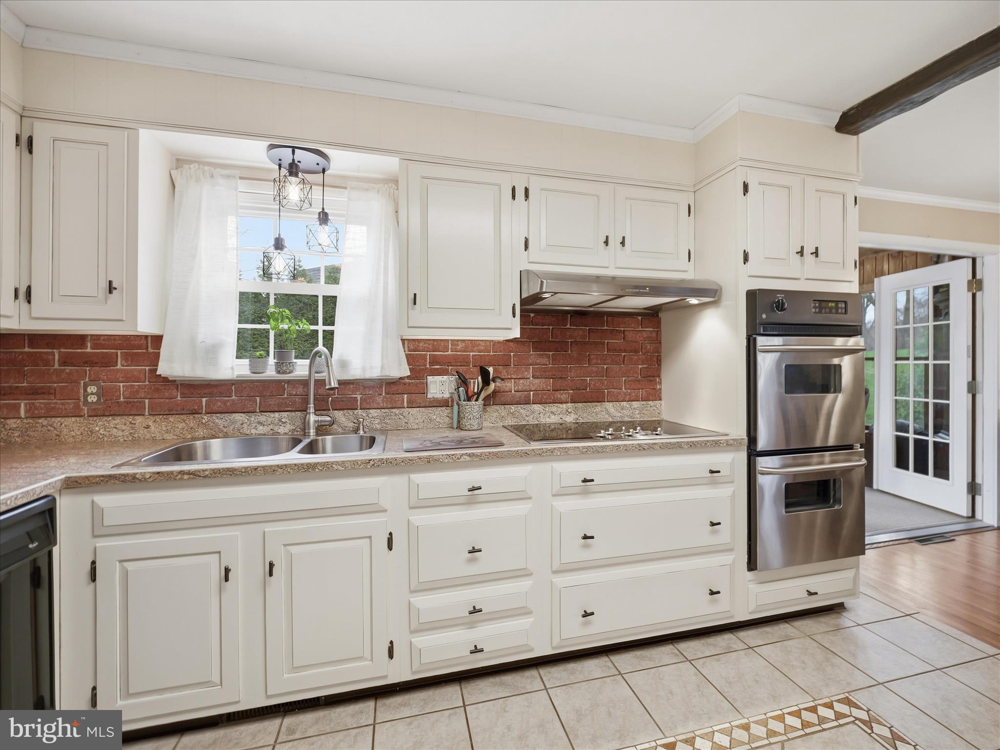 GUILFORD HILLS SOUTH - Residential