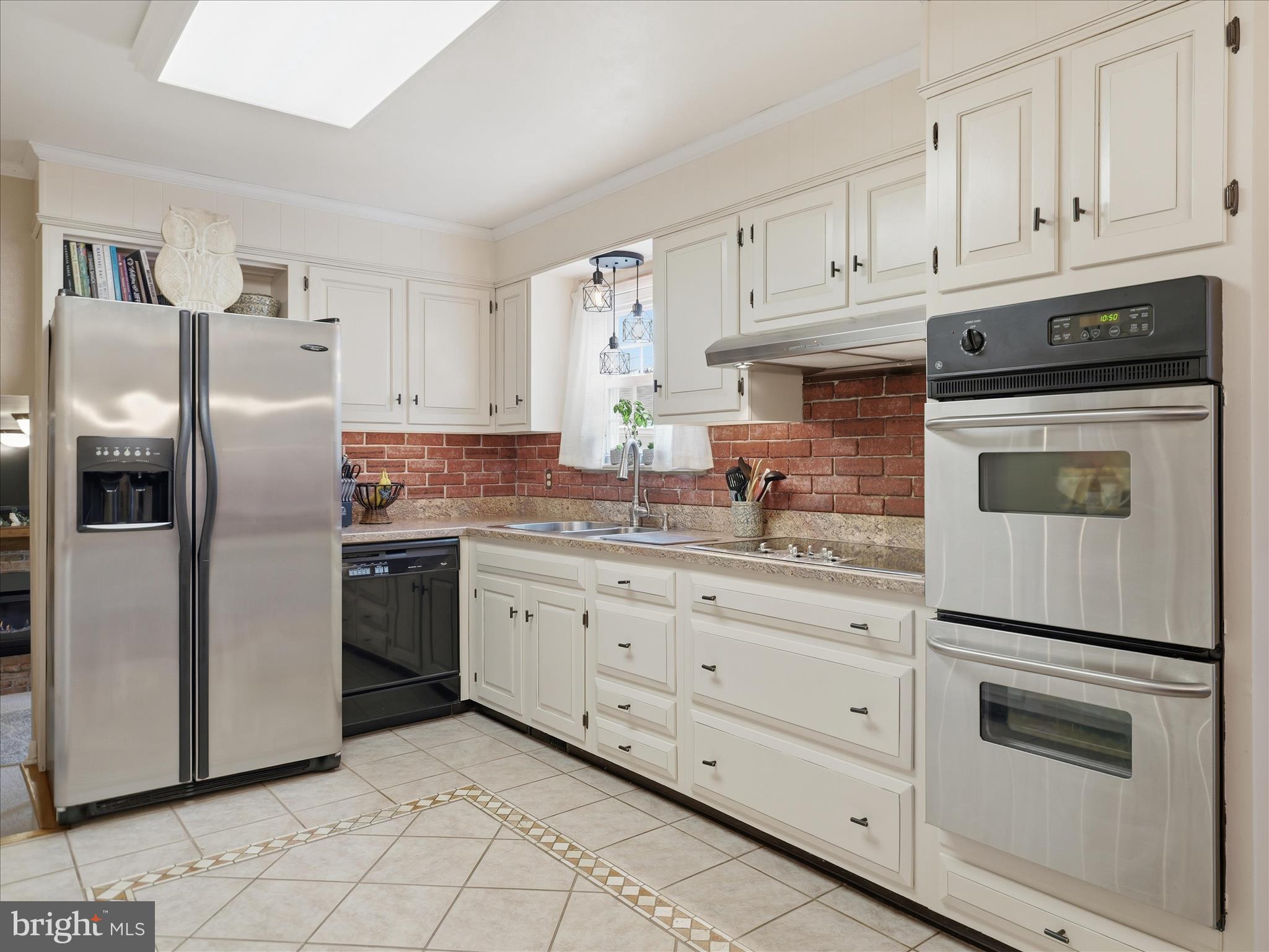 GUILFORD HILLS SOUTH - Residential