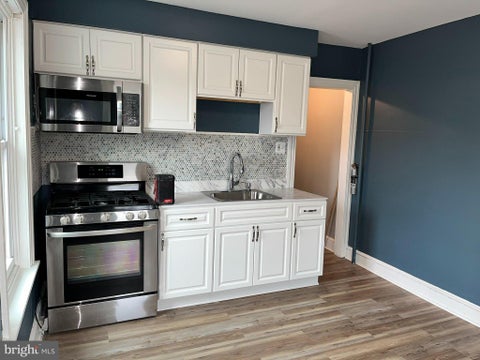 Townhouse For Rent - 449 N York Street #2<br/> Montgomery County, POTTSTOWN, PA 19464