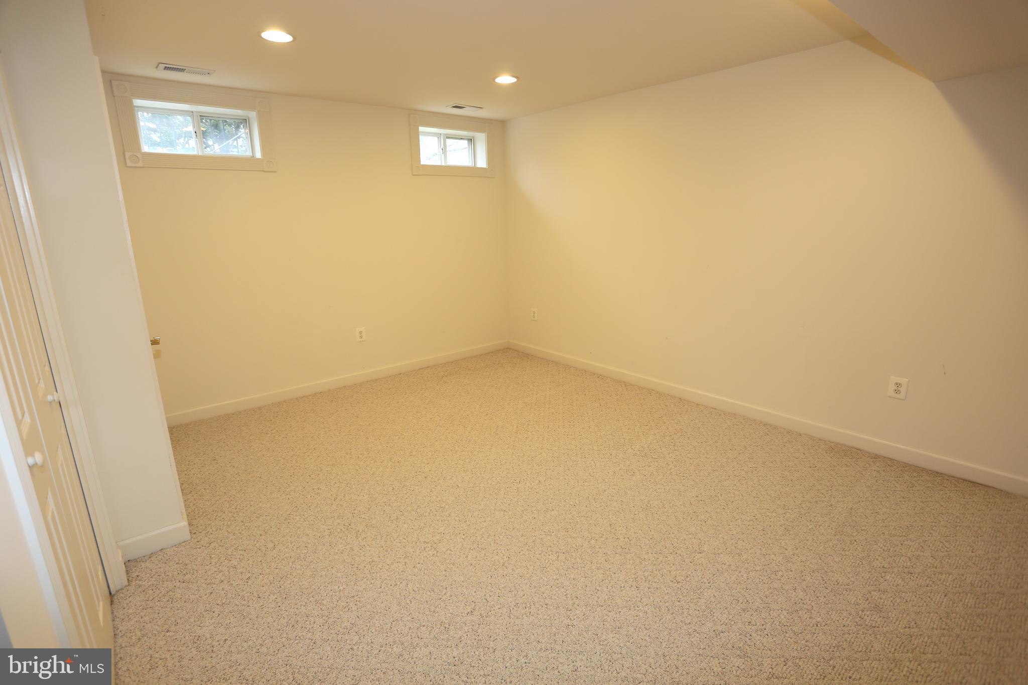 POTOMAC OAKS - Residential