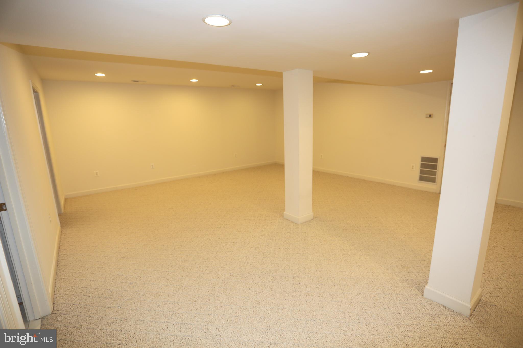 POTOMAC OAKS - Residential