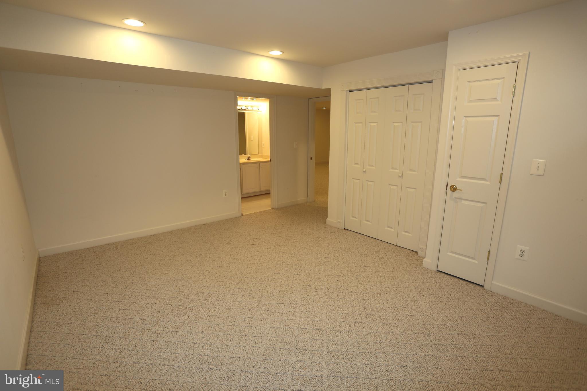 POTOMAC OAKS - Residential