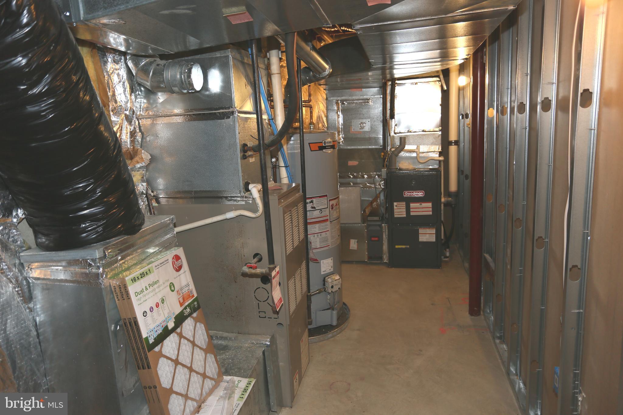 POTOMAC OAKS - Residential