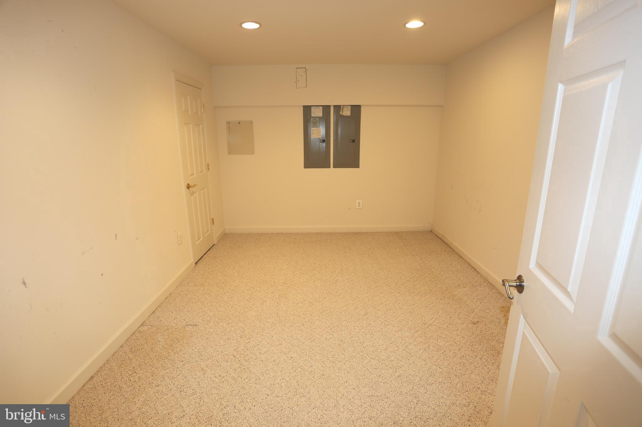 POTOMAC OAKS - Residential