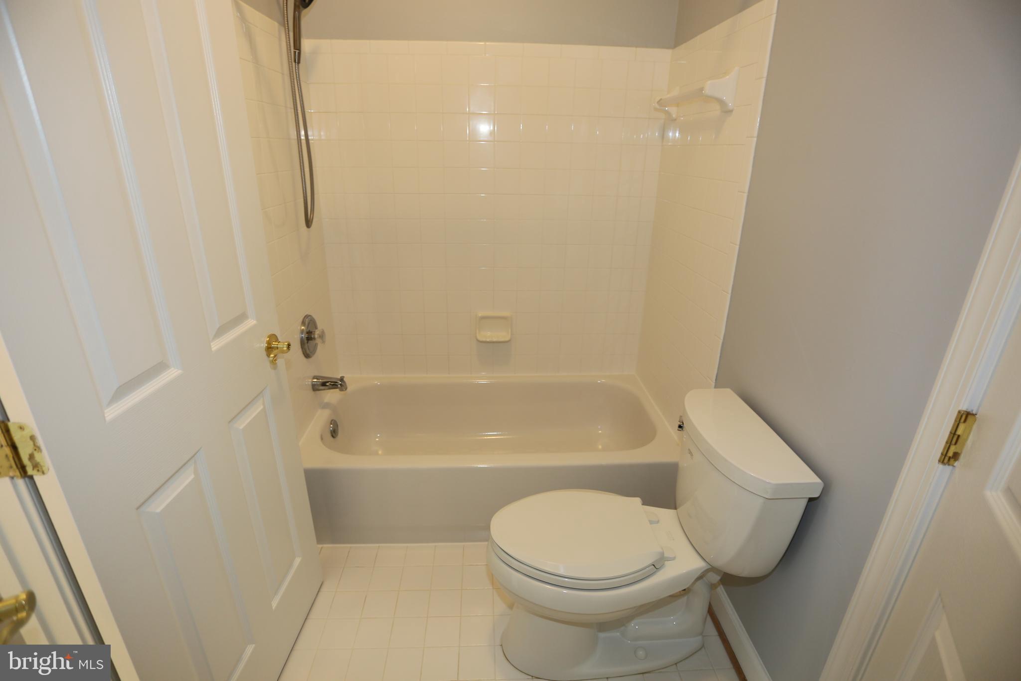 POTOMAC OAKS - Residential