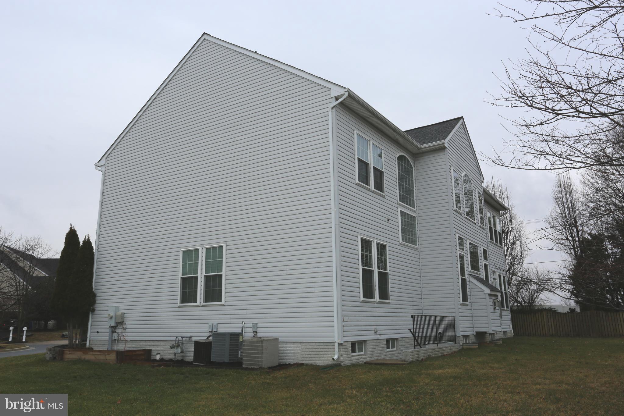 POTOMAC OAKS - Residential