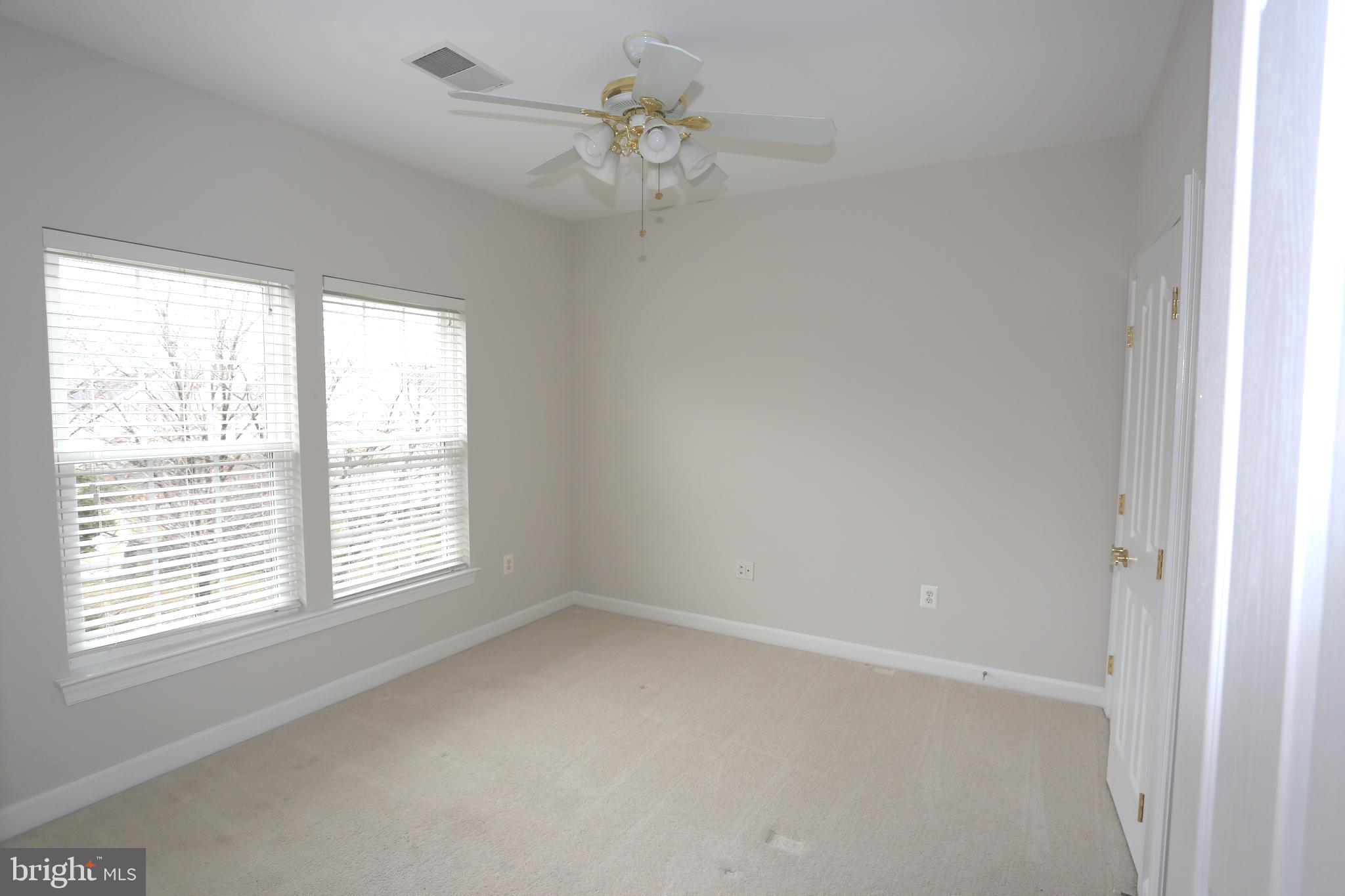 POTOMAC OAKS - Residential