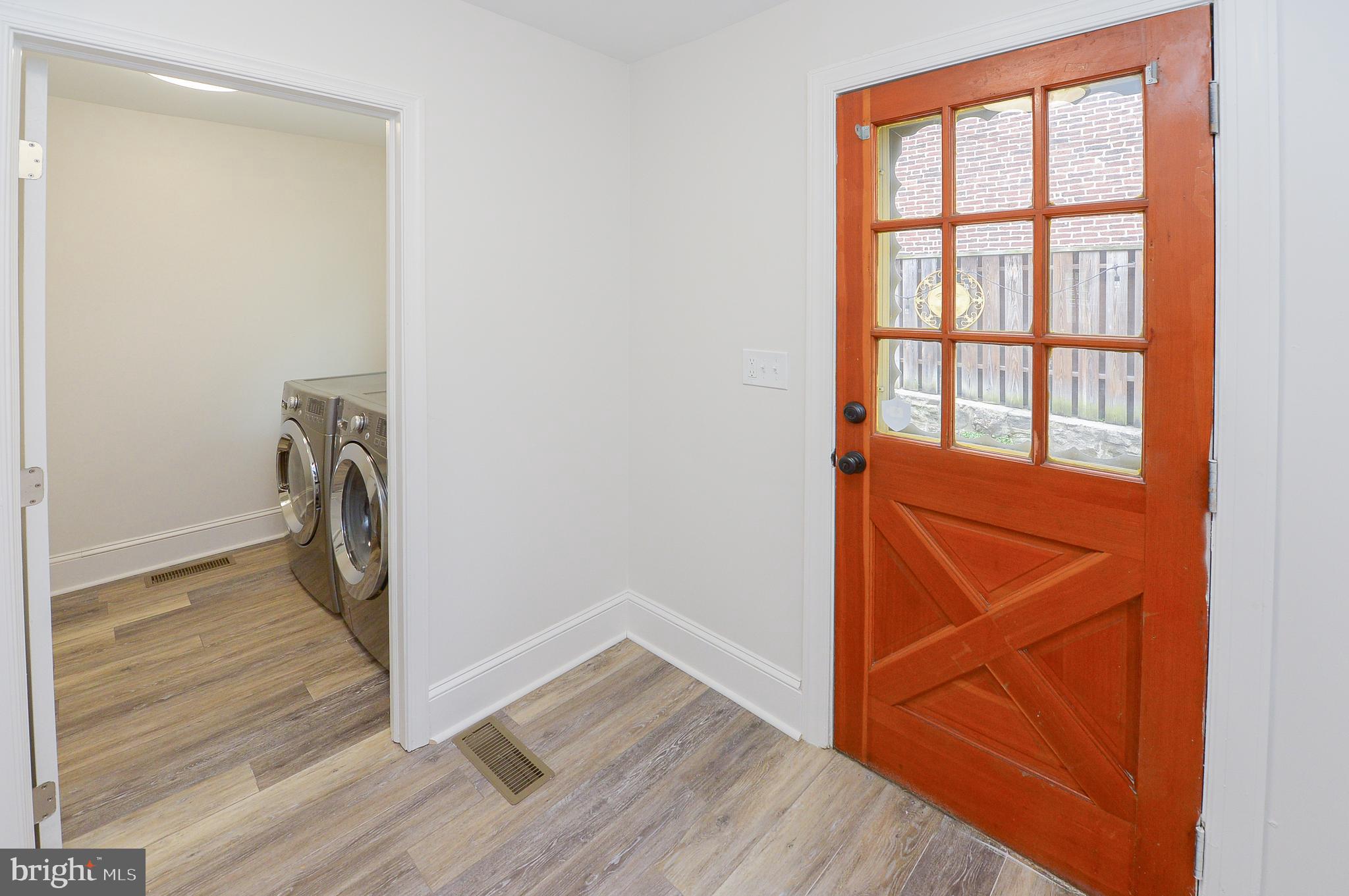 EAST FALLS - Residential