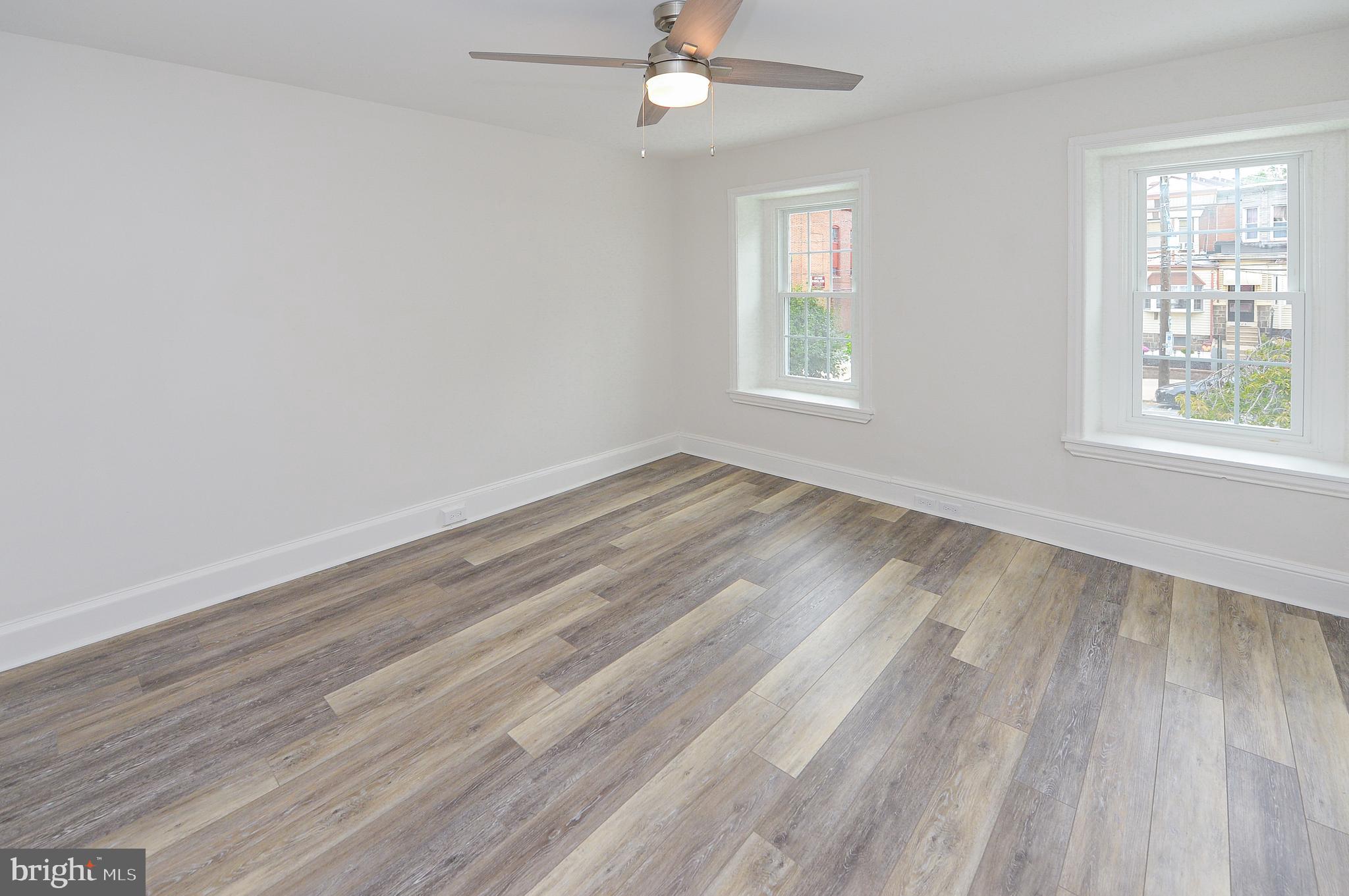 EAST FALLS - Residential