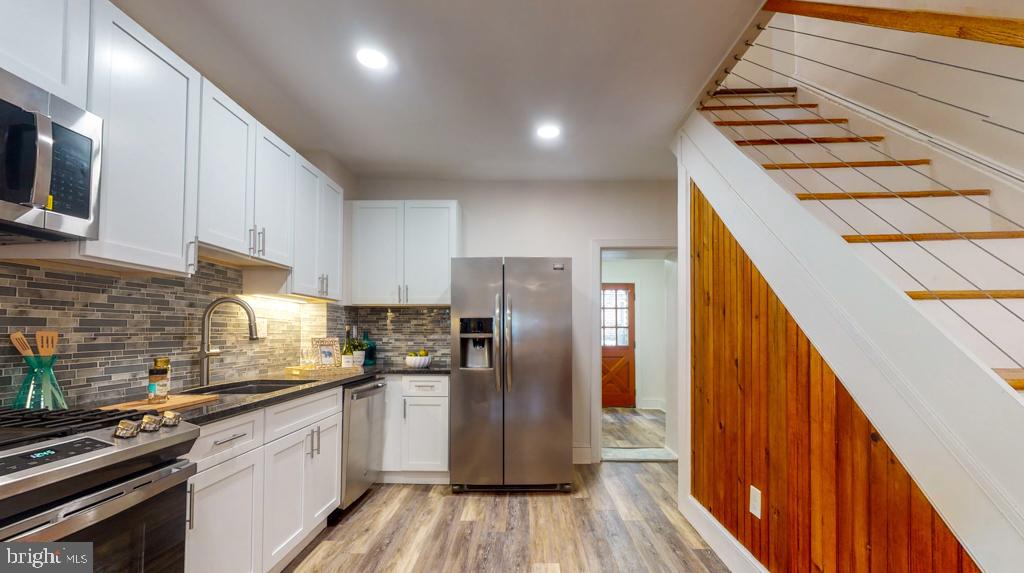 EAST FALLS - Residential