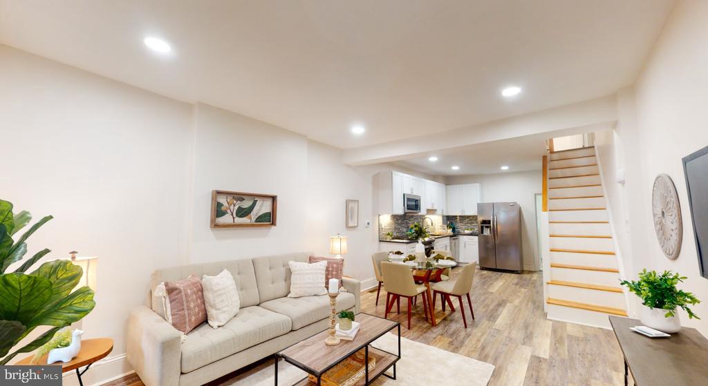 EAST FALLS - Residential