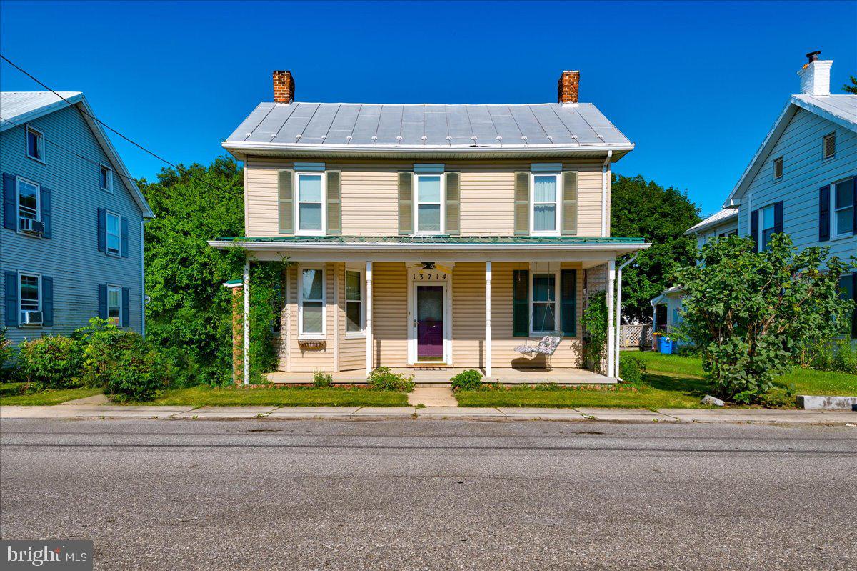 MAUGANSVILLE - Residential