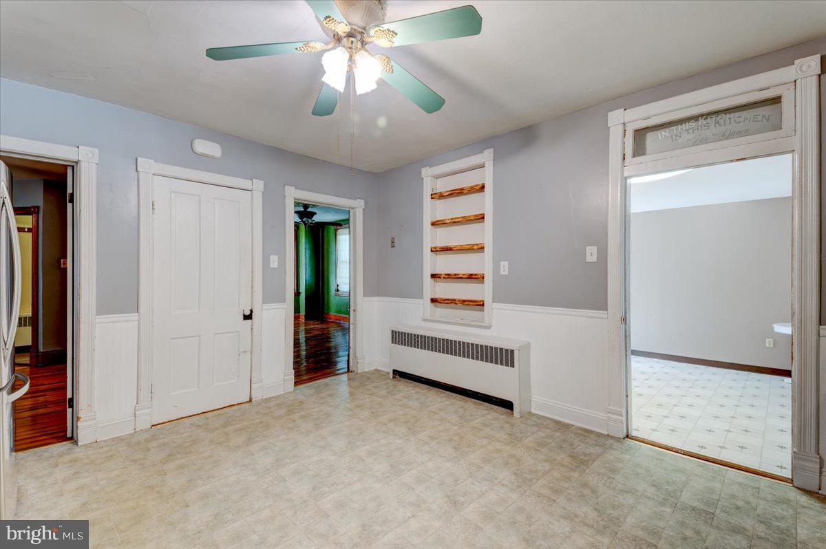 MAUGANSVILLE - Residential