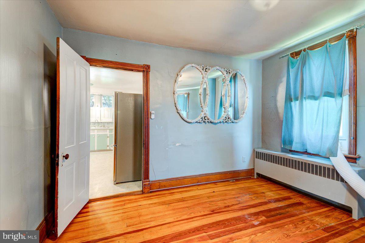 MAUGANSVILLE - Residential