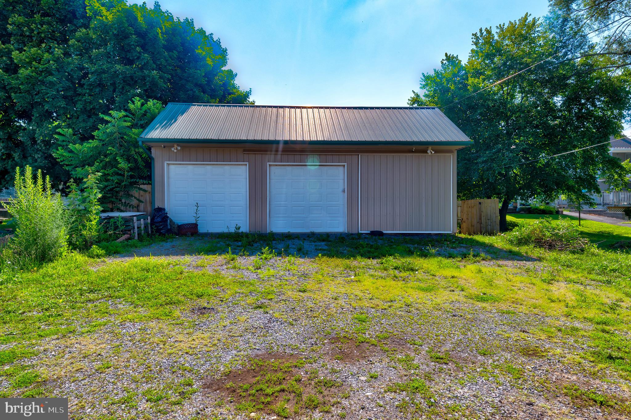 MAUGANSVILLE - Residential