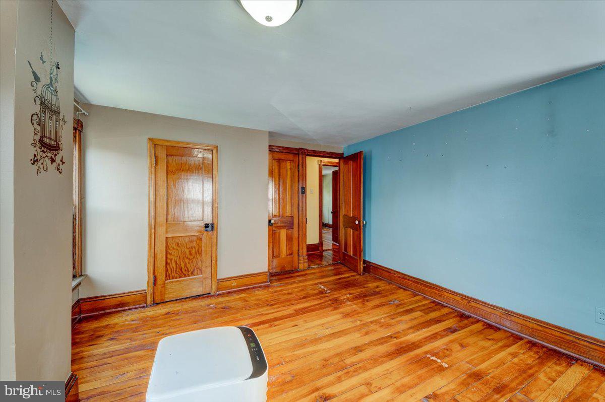 MAUGANSVILLE - Residential